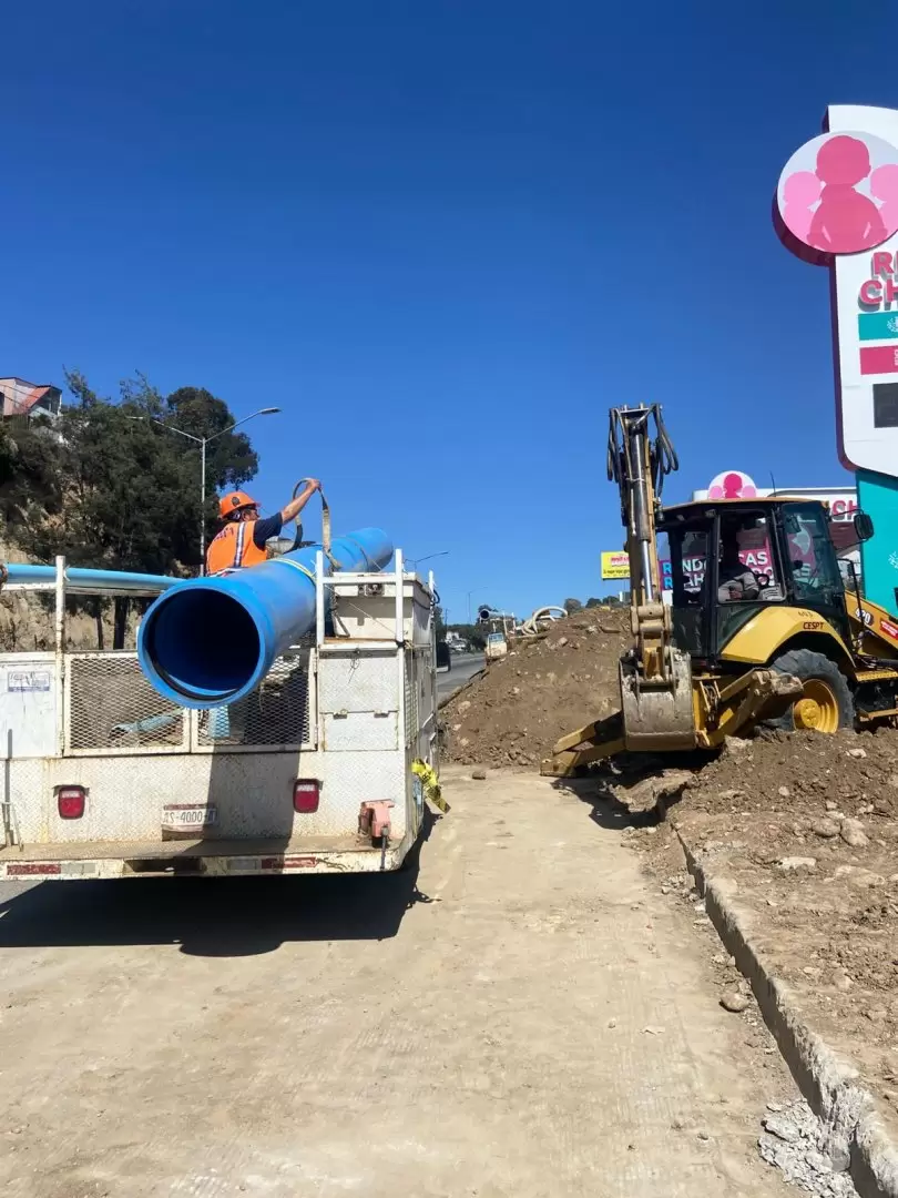 Atienden fuga de agua potable en acueducto Herrera-La Misi�n