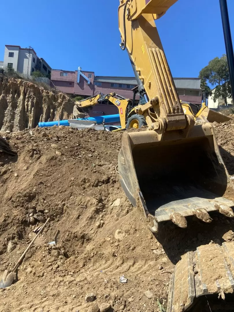 Atienden fuga de agua potable en acueducto Herrera-La Misi�n