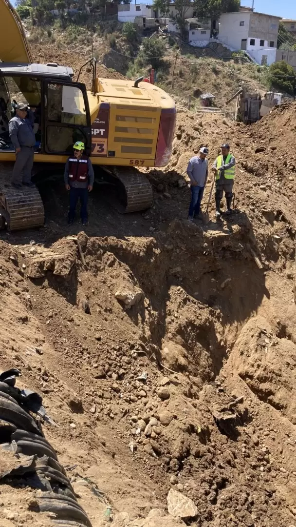 Atienden fuga de agua potable en acueducto Herrera-La Misi�n