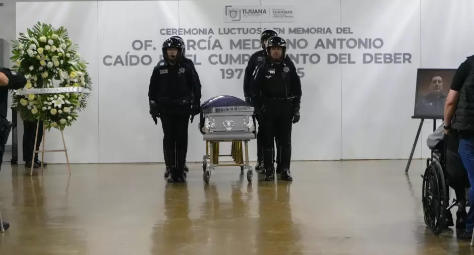 Despiden con honores al oficial de tr�nsito Antonio Garc�a Medrano