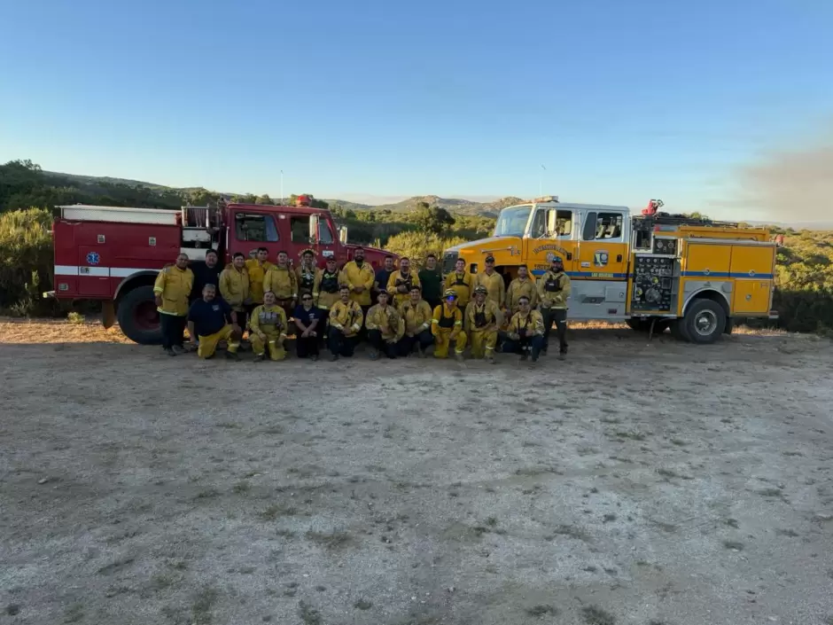 Suman esfuerzos Bomberos de Tijuana en el combate de incendios forestales en Tecate