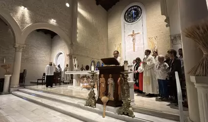 Misa y oraci�n ante audiencias de deportaci�n en San Diego