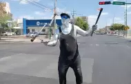Malabaristas desaf�an 46�C y fuego en las calles de Hermosillo para ganarse la vida