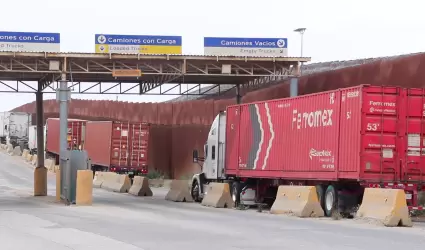 VIDEO.- Detiene ICE a 20 operadores de carga en Cal�xico; los hicieron firmar do