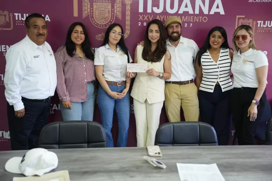 Otorgan apoyo econ�mico a Asociaci�n Civil Milagro de M�xico