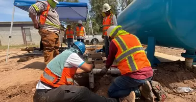 Infraestructura de agua potable en ejido M�xico con nueva tuber�a de PVC