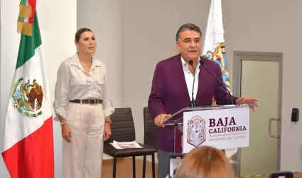 Gobernadora de Baja California, Marina del Pilar �vila Olmeda y el delegado fede