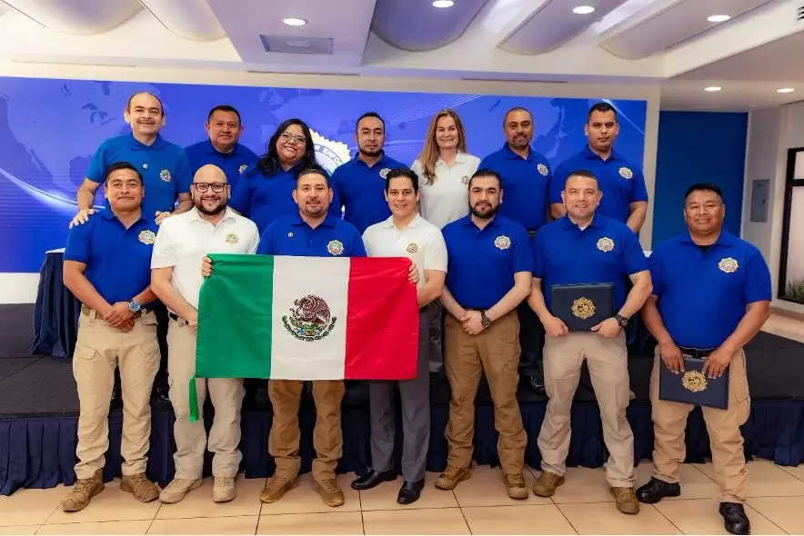 Capacitaci�n constante de personal a trav�s de cursos internacionales especializados