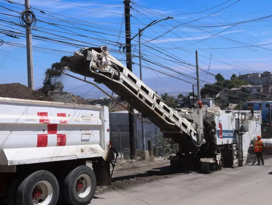Obra de bacheo y reencarpetado en la Delegaci�n S�nchez Taboada