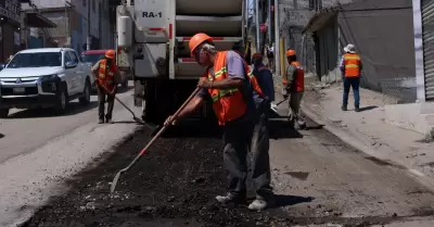Obra de bacheo y reencarpetado en la Delegaci�n S�nchez Taboada