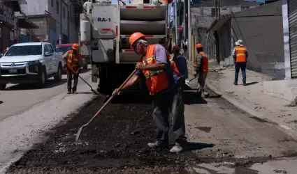 Obra de bacheo y reencarpetado en la Delegaci�n S�nchez Taboada