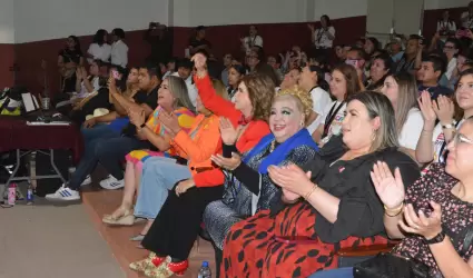 Espacio Diferente, Con el Coraz�n por Delante