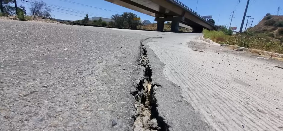 Detectan da�os estructurales en carril de incorporaci�n del Libramiento Sur hacia la carretera Tijuana-Rosarito