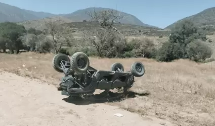 Auto volteado