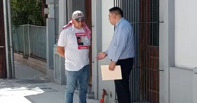 Padre de Jes�s Augusto Villa con el vicefiscal de Investigaciones