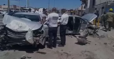Choque en en bulevar Ignacio Salazar y Rep�blica de Cuba
