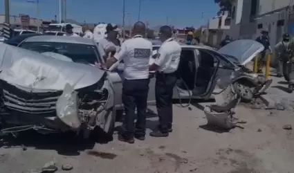 Choque en en bulevar Ignacio Salazar y Rep�blica de Cuba