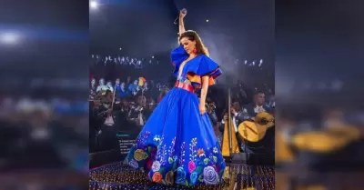 Cantante Edith M�rquez