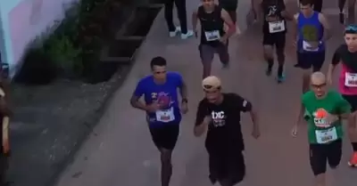 Ebrio gana carrera