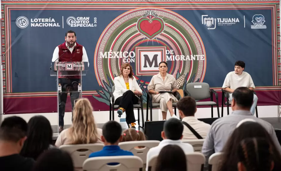 Presentaci�n del billete de Loter�a Nacional en honor a la comunidad migrante