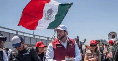 Presentaci�n del billete de Loter�a Nacional en honor a la comunidad migrante
