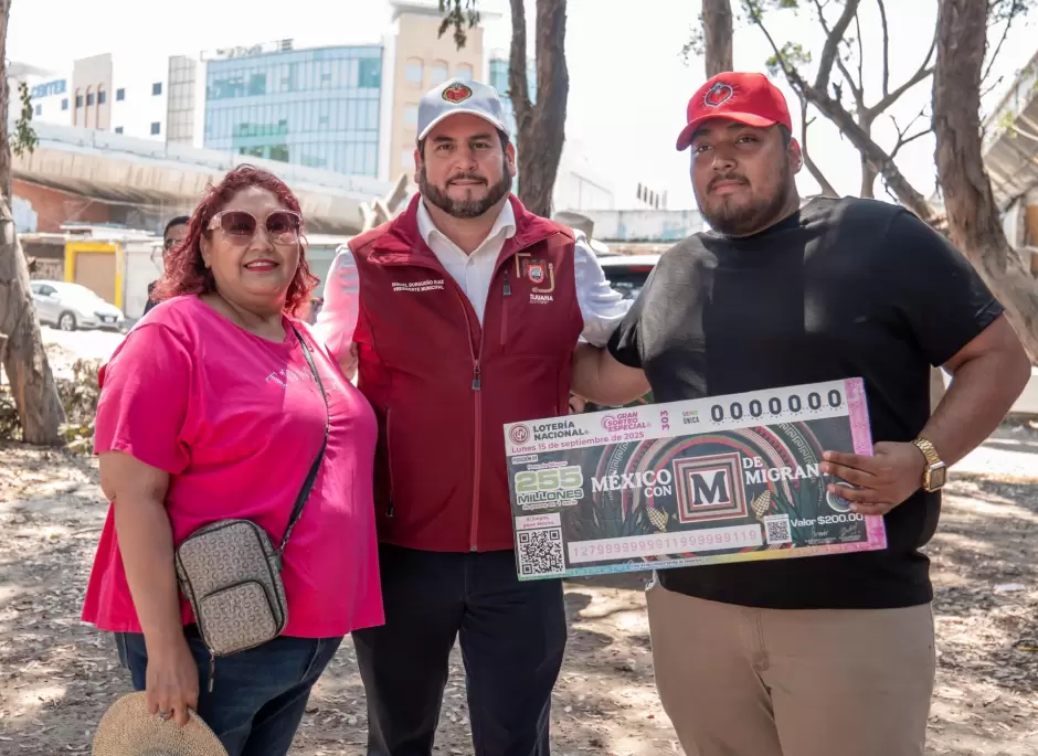 Presentaci�n del billete de Loter�a Nacional en honor a la comunidad migrante