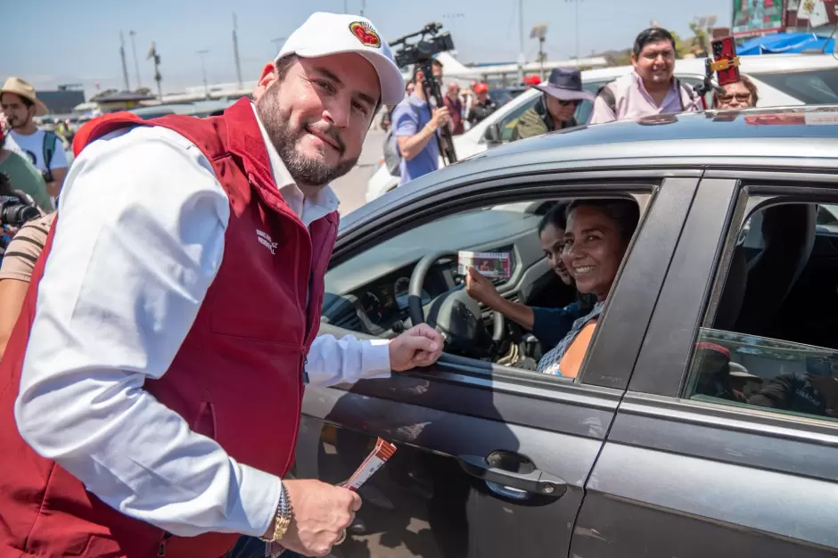 Presentaci�n del billete de Loter�a Nacional en honor a la comunidad migrante