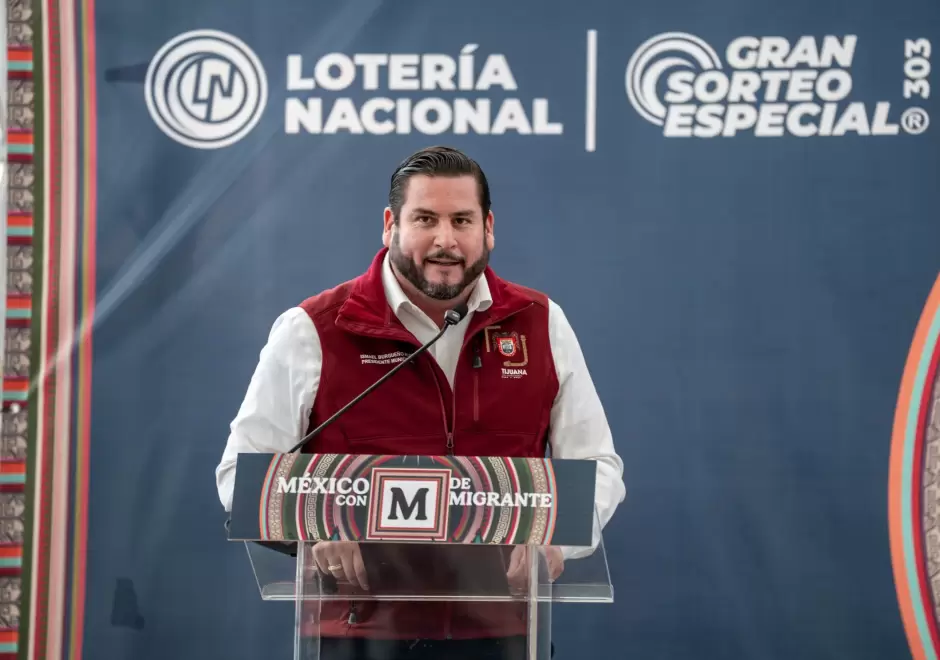 Presentaci�n del billete de Loter�a Nacional en honor a la comunidad migrante