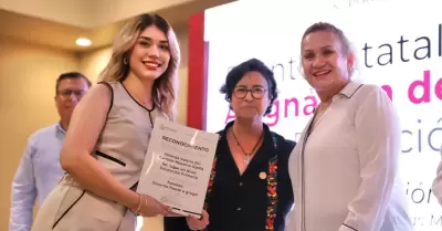 Otorgan 45 plazas de admisi�n al servicio p�blico educativo