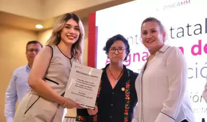 Otorgan 45 plazas de admisi�n al servicio p�blico educativo