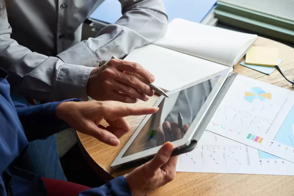 Lib�rate de cargas administrativas y enf�cate en clientes, crecimiento y eficiencia empresarial.