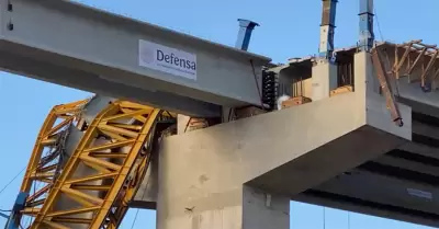 Colapsa gr�a y estructura met�lica en obras del viaducto elevado en Tijuana