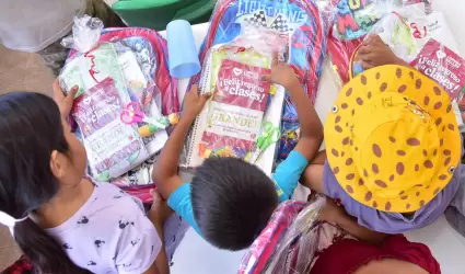 Entrega de �tiles escolares