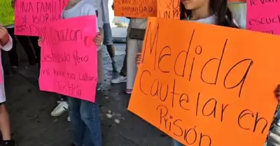 Familiares y amigos de Silvia Aurora L�pez