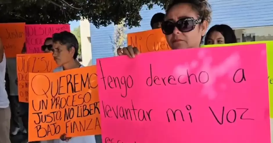 Familiares y amigos de Silvia Aurora L�pez