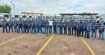 Entrega de nuevas unidades el�ctricas de recolecci�n de basura