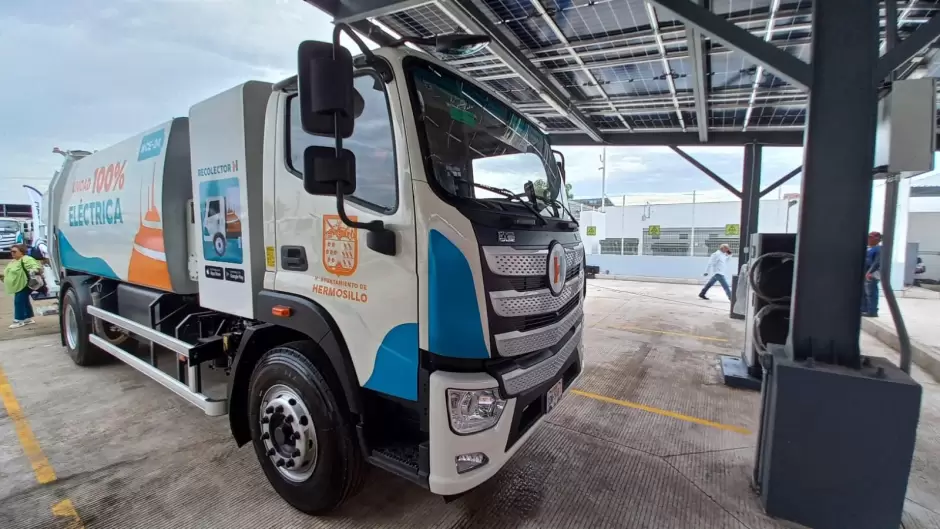 Cami�n el�ctrico para recolecci�n de basura