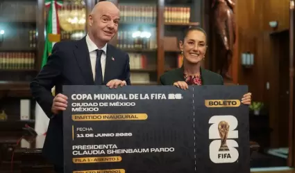 Gianni Infantino entrega boleto a Sheinbaum para inauguraci�n en el Azteca de la