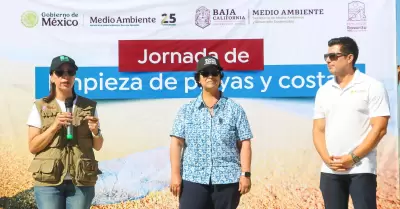 Jornada de limpieza en Playa Centro