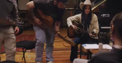 Carin Le�n y Kacey Musgraves