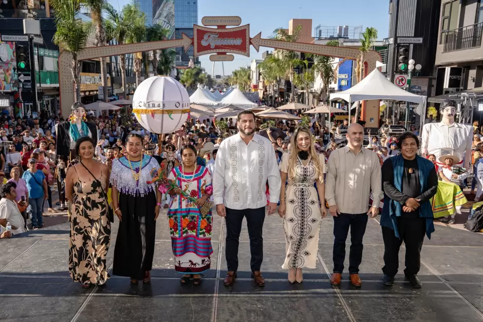 Representaci�n de la Guelaguetza 2025 en Tijuana