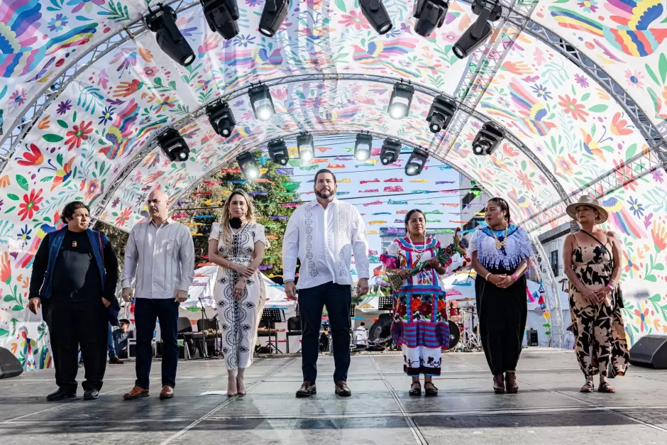 Representaci�n de la Guelaguetza 2025 en Tijuana