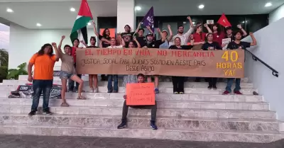 Colectivos exigen se apruebe la reducci�n de la jornada laboral