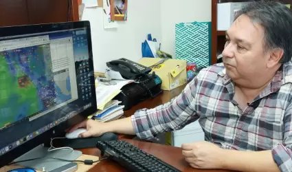Carlos Manuel Minj�rez Sosa, responsable del proyecto Prometeus
