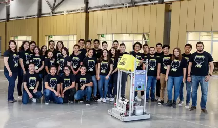 Estudiantes participen en competencias de rob�tica