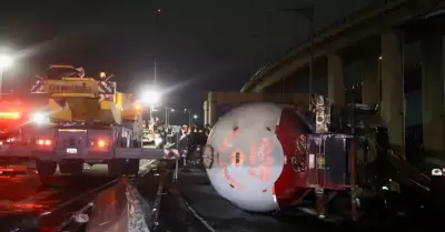 Explosi�n de pipa cargada con gas