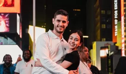 Adri�n Marcelo y Karina Puente