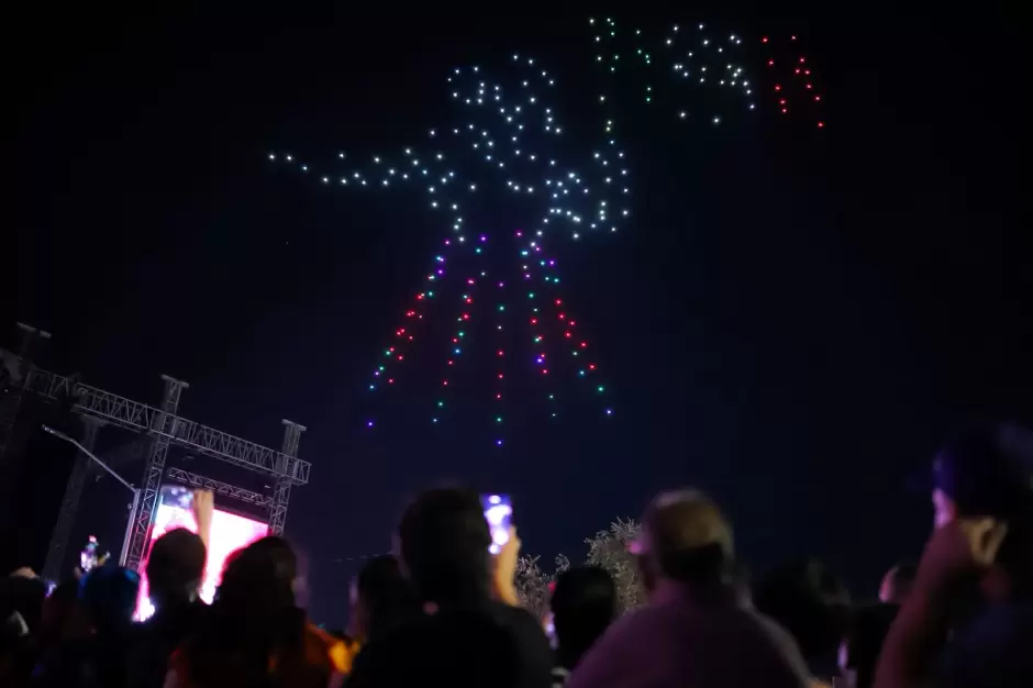 Dan Grito de Independencia 100 mil bajacalifornianos con la Gobernadora Marina Del Pilar �vila Olmeda