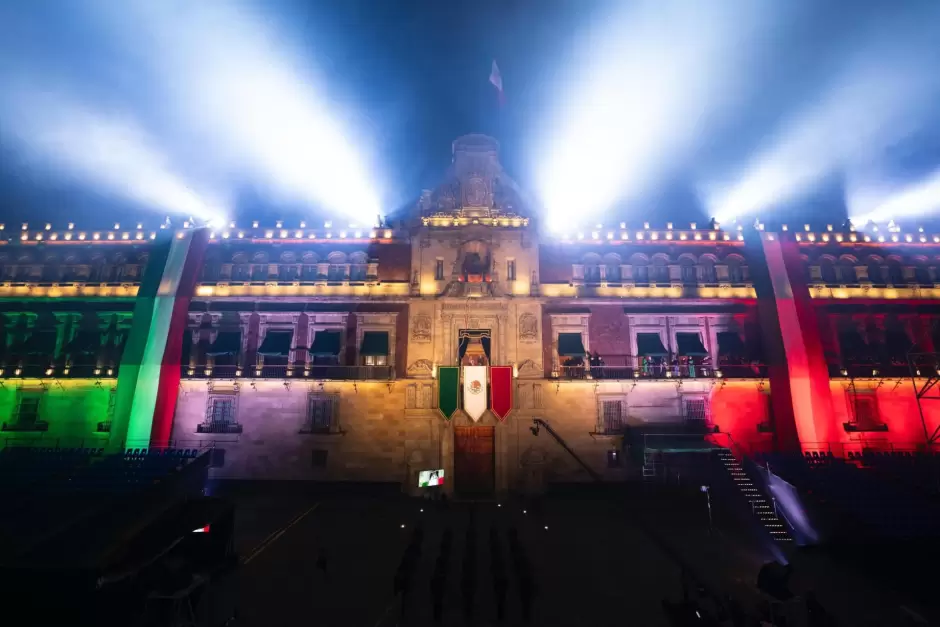 �Hist�rico! Presidenta Claudia Sheinbaum encabeza ceremonia del Grito de Independencia; primera mujer en 215 a�os