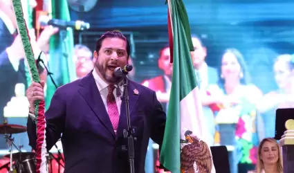 Encabeza Ismael Burgue�o Ruiz Ceremonia del CCXV Aniversario del Grito de Indepe